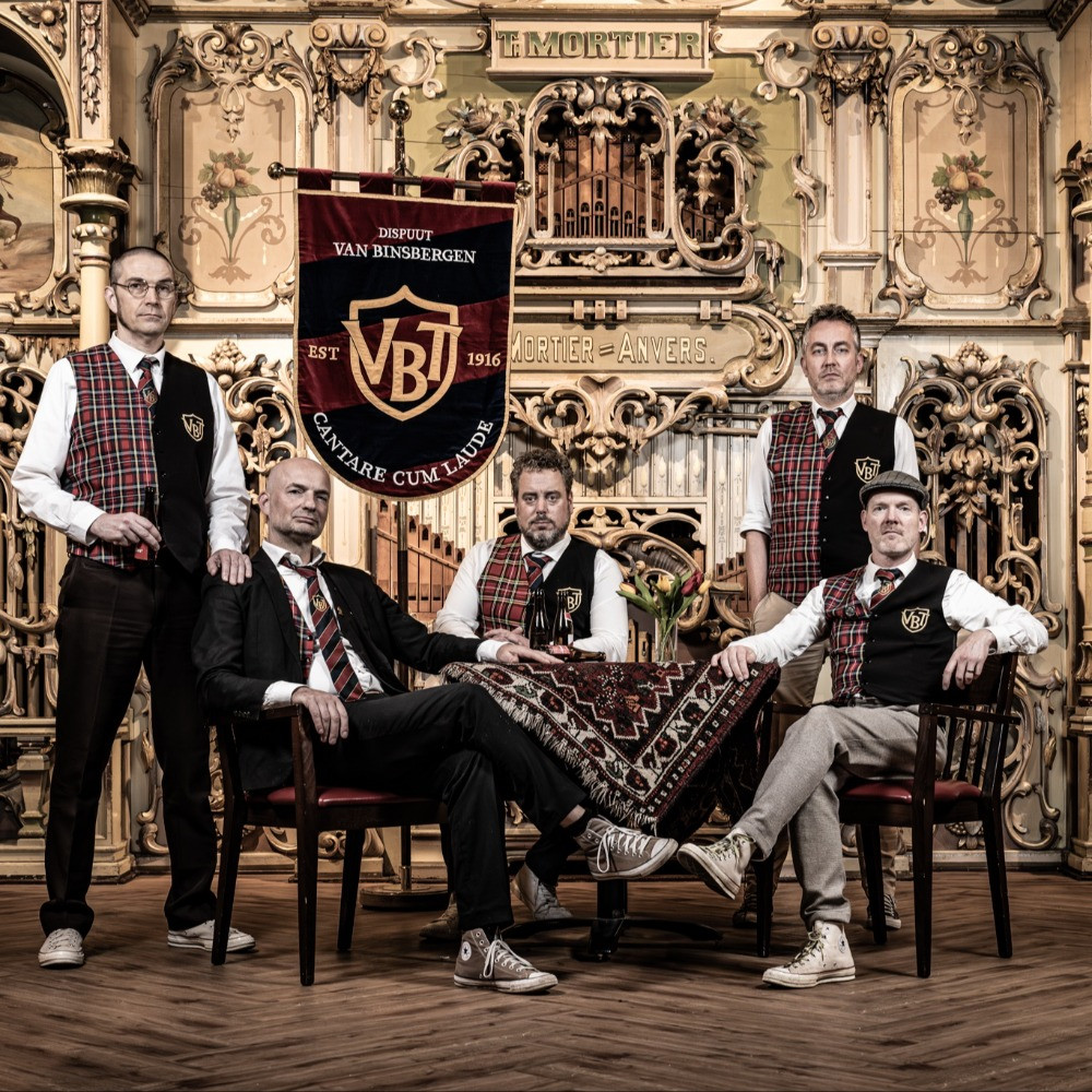 Van-Binsbergen-Trio